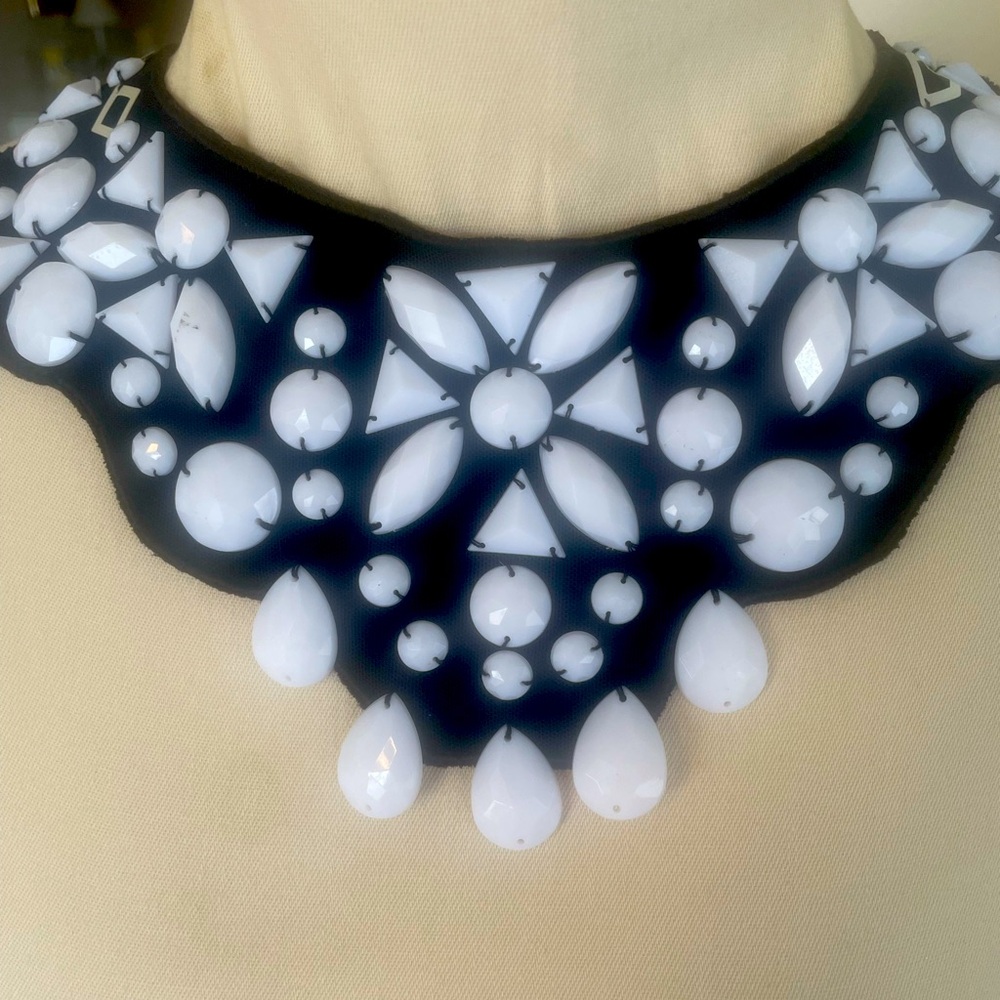 Black Fabric Bib Collar Necklace with White Stones Ties in Back No Métal